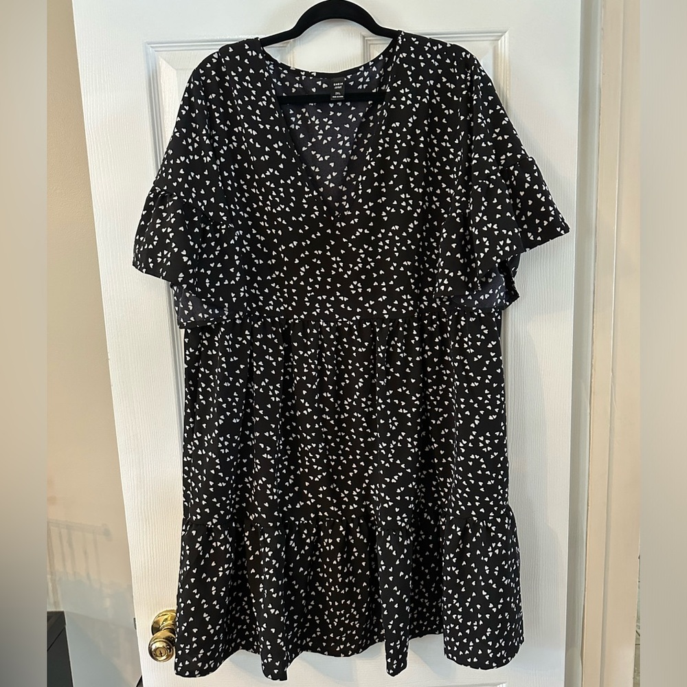 2X SHEIN Ruffle Sleeve Black and White Dress